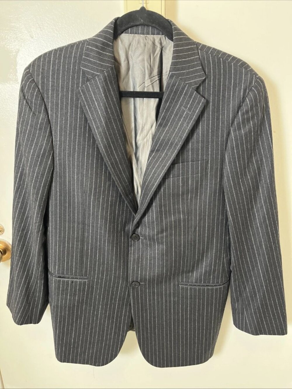 Hickey Freeman 40S Loro Piana Super 150s Wool Pinstripe Suit